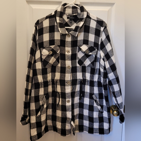 TORRID BRUSHED COTTON SHACKET BLACK & WHITE BUFFALO PLAID PLUS SIZE 2X 2022 - Picture 2 of 16